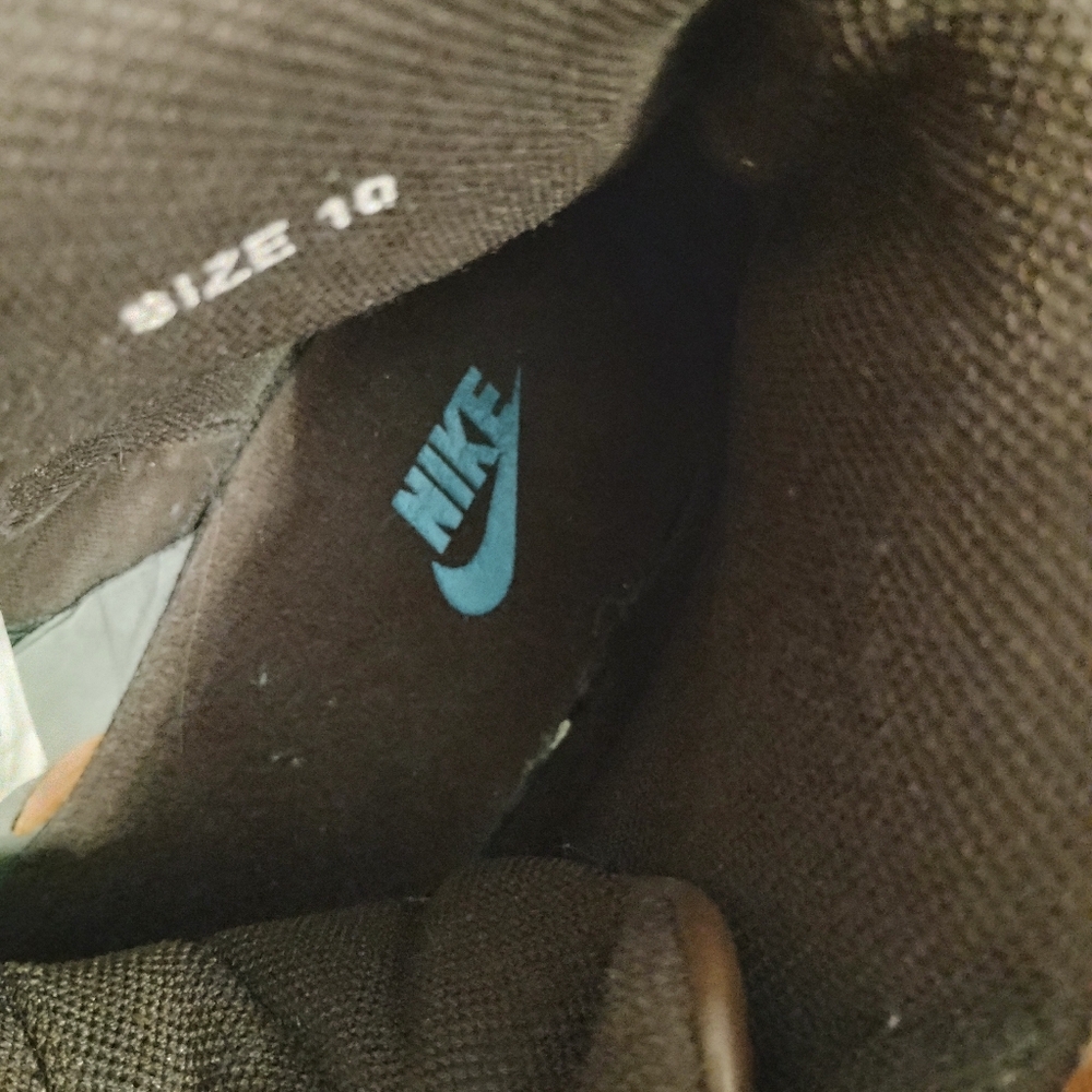 Nike Sneakers - Picture 4 of 9